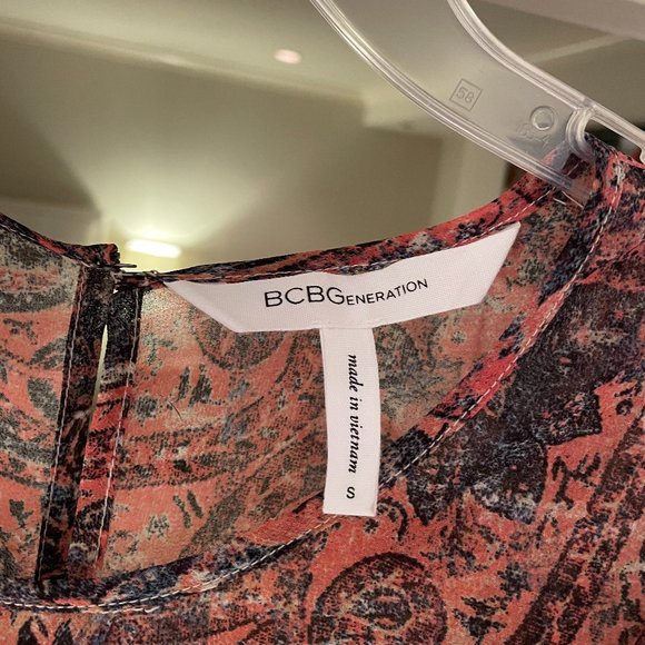 BCBGeneration Crossover Pleat Ruffle Sleeve Top - Picture 5 of 5